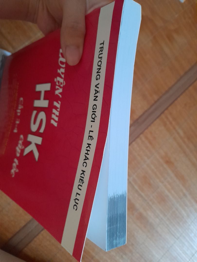 Giao hàng nhanh, gói hàng cẩn thận, sách rất mới, nội dung bổ ích, trình bày đẹp, dễ hiểu, đề hay, có cả hưỡng dẫn thi rất chi tiết, tặng kèm đĩa CD