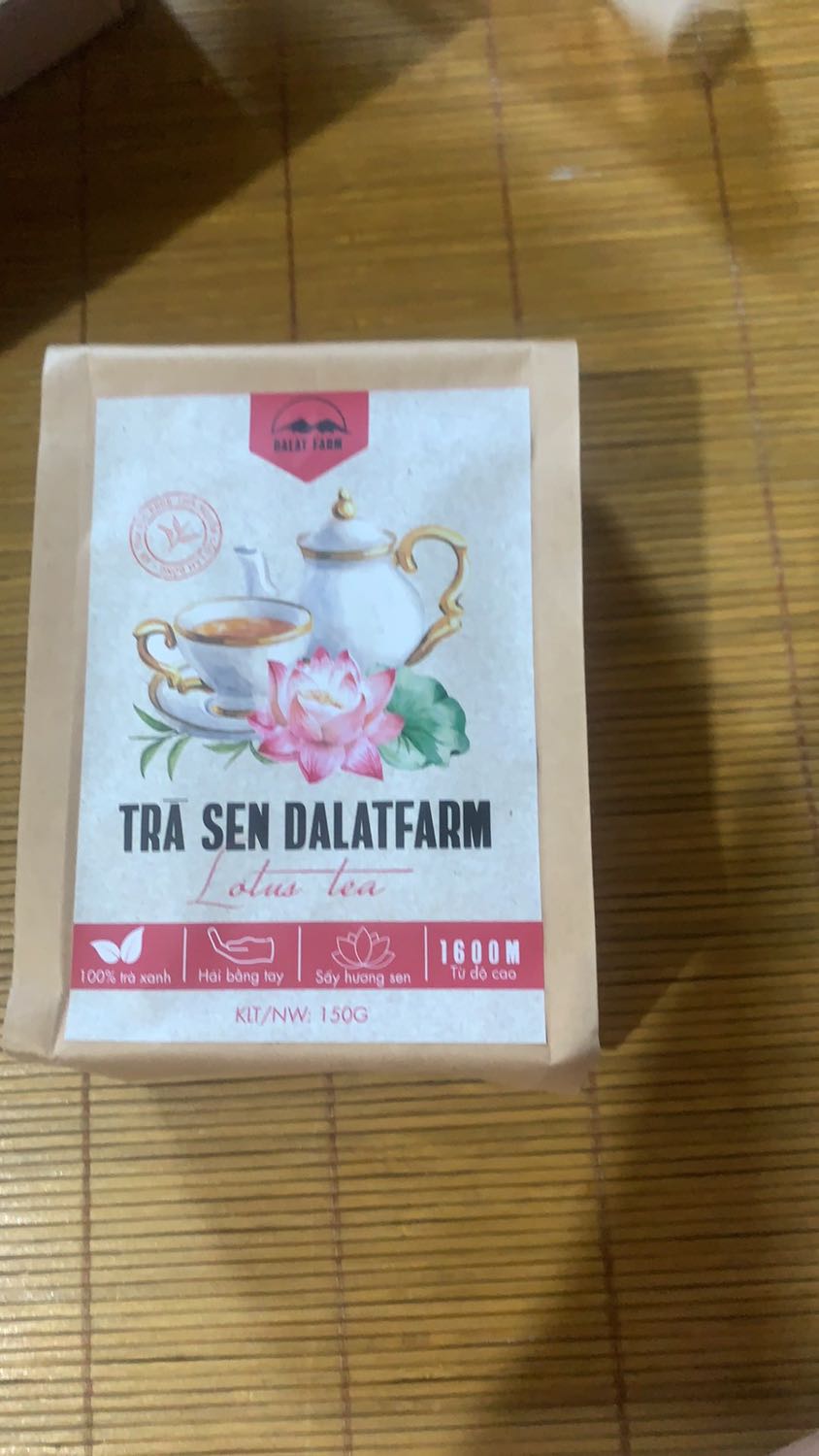 Trà rất thơm, ngon, không bị đắng. Đồ của dalatfarm rất chất lượng. Tiki giao hàng nhanh chóng, hài lòng dịch vụ 🥰