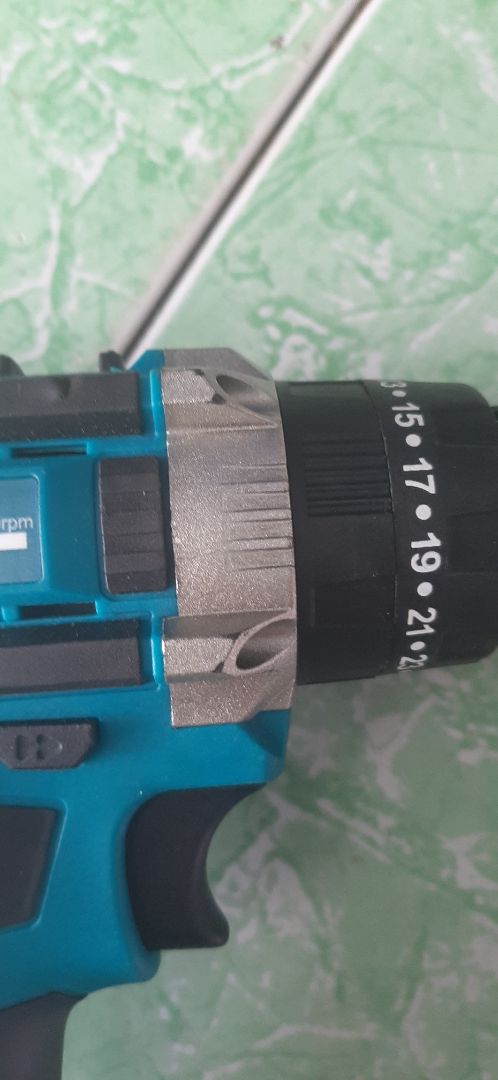 ko như hình, khoan tường ko.sp thì có trầy xước