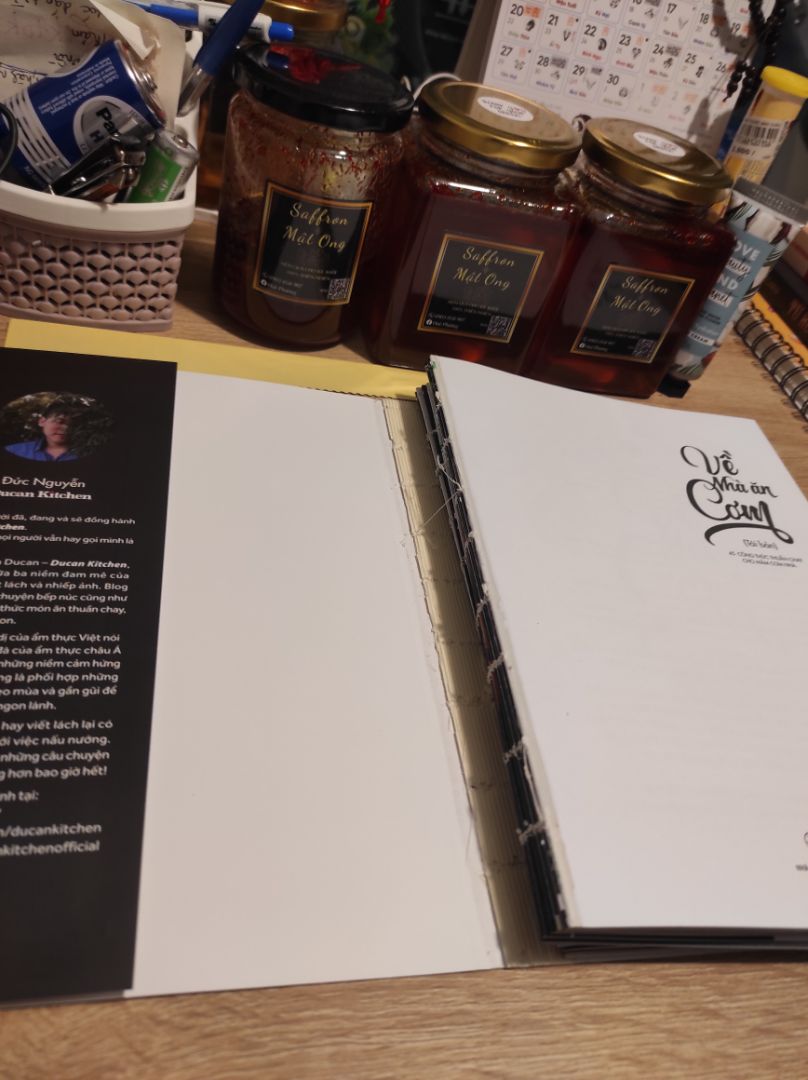 mua sách tiki đã lâu, lần đầu tiên gặp được e nó thế này, bung lụa hết dòi, lật đến đâu thì e nó bay đến đấy