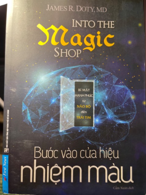 Câu chuyện về cuộc đời của bác sĩ Doty, xuất thân nghèo khó ở vùng đất khô cằn. Bước ngoặt cuộc đời đến với ông năm 12 tuổi bằng cơ duyên với 2 người xa lạ ở một cửa hiệu ảo thuật. Từ đây ông đã học được phương pháp giúp kiểm soát tâm trí và mở rộng trái tim. Nhưng phải đến khi bong bóng dotcom nổ tung, tiền bạc và quyền lực mất hết, ông mới thật sự học được điều cần học. Và đó cũng chính là thông điệp mà ông muốn lần tỏa đến tất cả chúng ta. Một câu chuyện truyền cảm hứng và cho độc giả thấy cả sự tận hiến của những con người khoác trên mình tấm áo blouse trắng cùng lời thề Hippocrates.