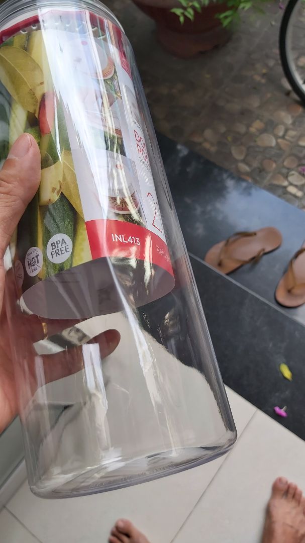 Chờ khá lâu đến luc nhận hàng thấy móp méo hết. Cảm thấy không hài lòng. Cần cải thiện lại việc vận chuyển.