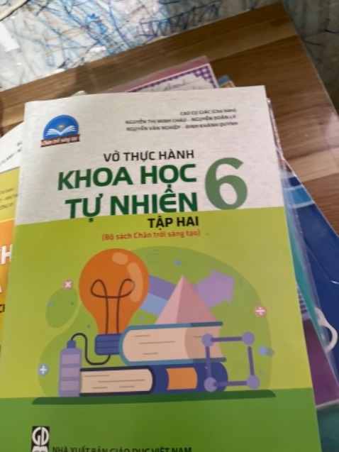 Giúp cho con biết những khoa học mới