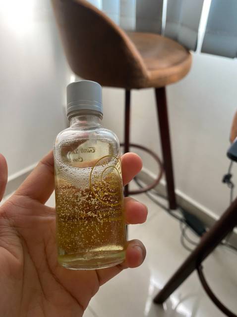 Đã 4 năm rồi có em bé liên tục và cho bé bú bằng sữa mẹ nên không thể dùng kháng sinh,  tôi hay bị sổ muỗi nước và hắc hơi, rát họng. mọi lần vật vả mãi mới hết. Năm ngoái được người quen chỉ cho dùng máy xông khí dung  2-3 ngày đã đở,  dung dịch thì dùng nước muối và nhỏ 1-2 giọt dầu tràm, thông muỗi thông họng cảm giác dễ chịu lắm nhé.