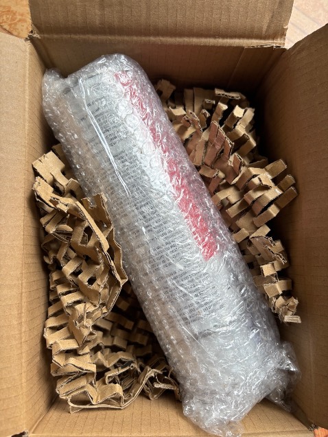 Có ghi tặng kèm khăn mà không thấy