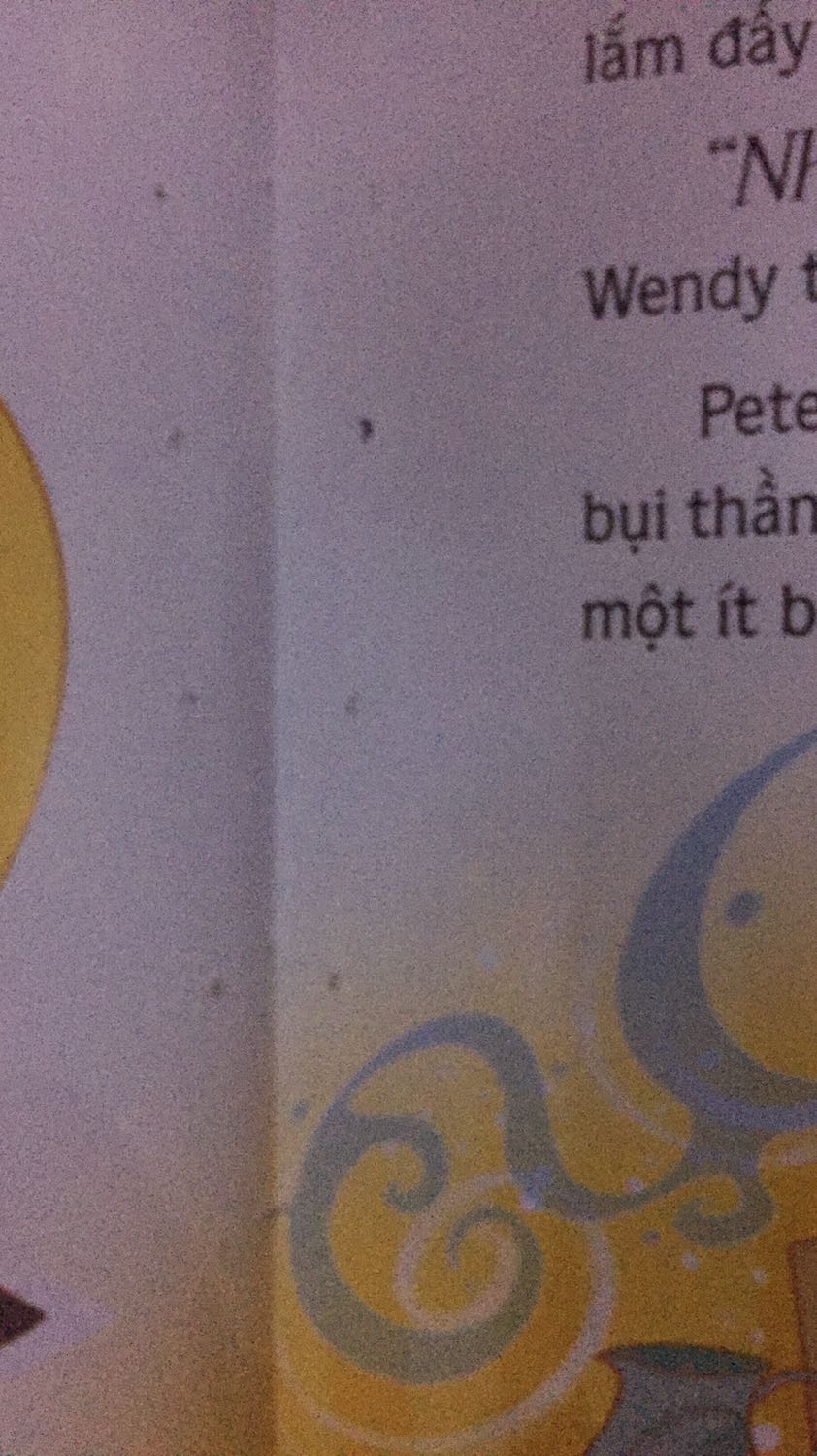 Sách không được mới lắm, nó bị rộp, có nhiều trang bị đục lỗ gần gáy sách, như kiểu bị rách rồi được gắn chỉ lại vậy. Nhìn chung thì cũng được