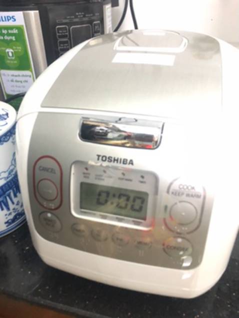 Về cơ bản thì nồi này nấu cơm ngon, có thể hẹn giờ nấu và có một vài chức năng cộng thêm tuy ít dùng.
Điểm cộng tiếp theo là thời gian giữ ấm lâu sau khi rút điện nguồn
Tuy nhiên nếu cải tiến thêm chức năng đun sôi có hẹn giờ tắt nữa thì nồi dùng sẽ rất ổn với giá tiền này Về cơ bản thì nồi này nấu cơm ngon, có thể hẹn giờ nấu và có một vài chức năng cộng thêm tuy ít dùng.
Điểm cộng tiếp theo là thời gian giữ ấm lâu sau khi rút điện nguồn
Tuy nhiên nếu cải tiến thêm chức năng đun sôi có hẹn giờ tắt nữa thì nồi dùng sẽ rất ổn với giá tiền này