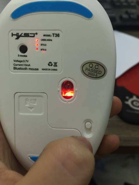 chuột xịn xò lắm ạ, 3 chế độ bluetooth luôn, thiết kế lạ, đẹp, bác nào tay hơi to thì có thể sẽ hơi lọt tay chút, nhưng với m thì quá ok ạ, dùng mượt, kết nối bluetooth  3 chế độ và vẫn có chân usb kết nối bình thường, nói chung rất xứng đáng với số tiền bỏ ra