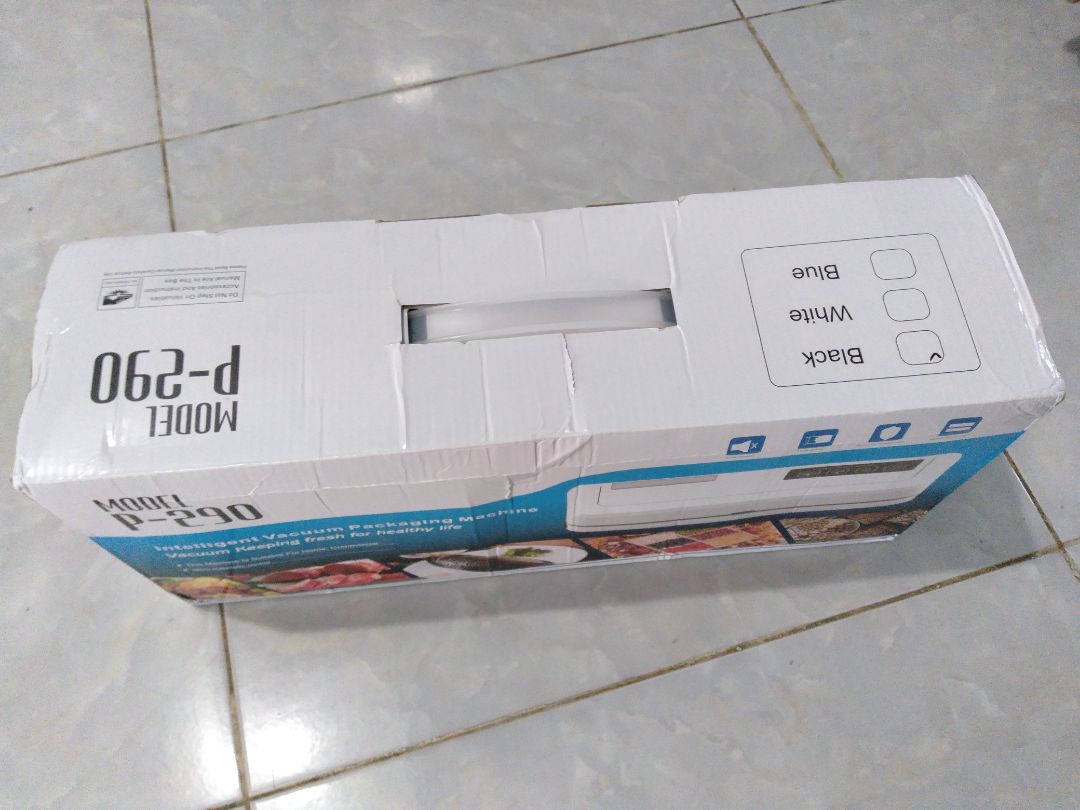 Mình mở hộp ra thì thấy cả trên bao bì và sản phẩm không có in logo thương hiệu. Mình tìm mãi mới thấy chữ Shineye xanh lá, nhỏ tí ở mặt dưới sản phẩm. Chẳng biết sản phẩm này như thế nào, rồi cả chẳng thấy nguôn gốc xuất xứ gì hết. Mọi người mua sản phẩm này xem kĩ trước khi nhận hàng nha.