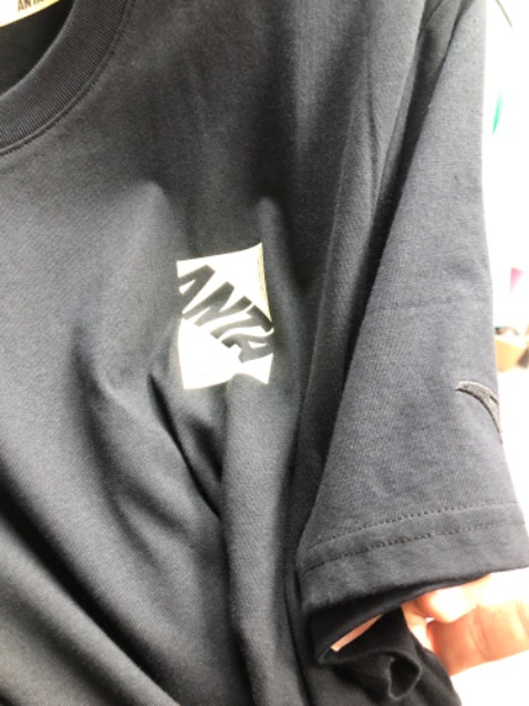 Đóng gói đẹp, sản phẩm tốt. Giao nhanh giá cũng khá ổn so với chất lượng áo