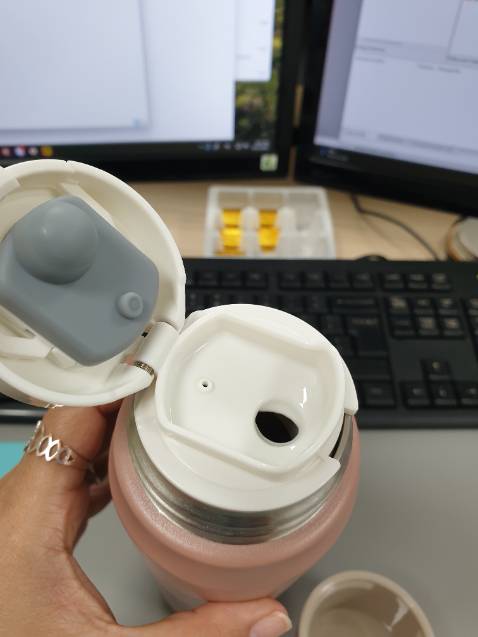 hàng lock lock thì ok rồi. nắp làm ly uống tiện