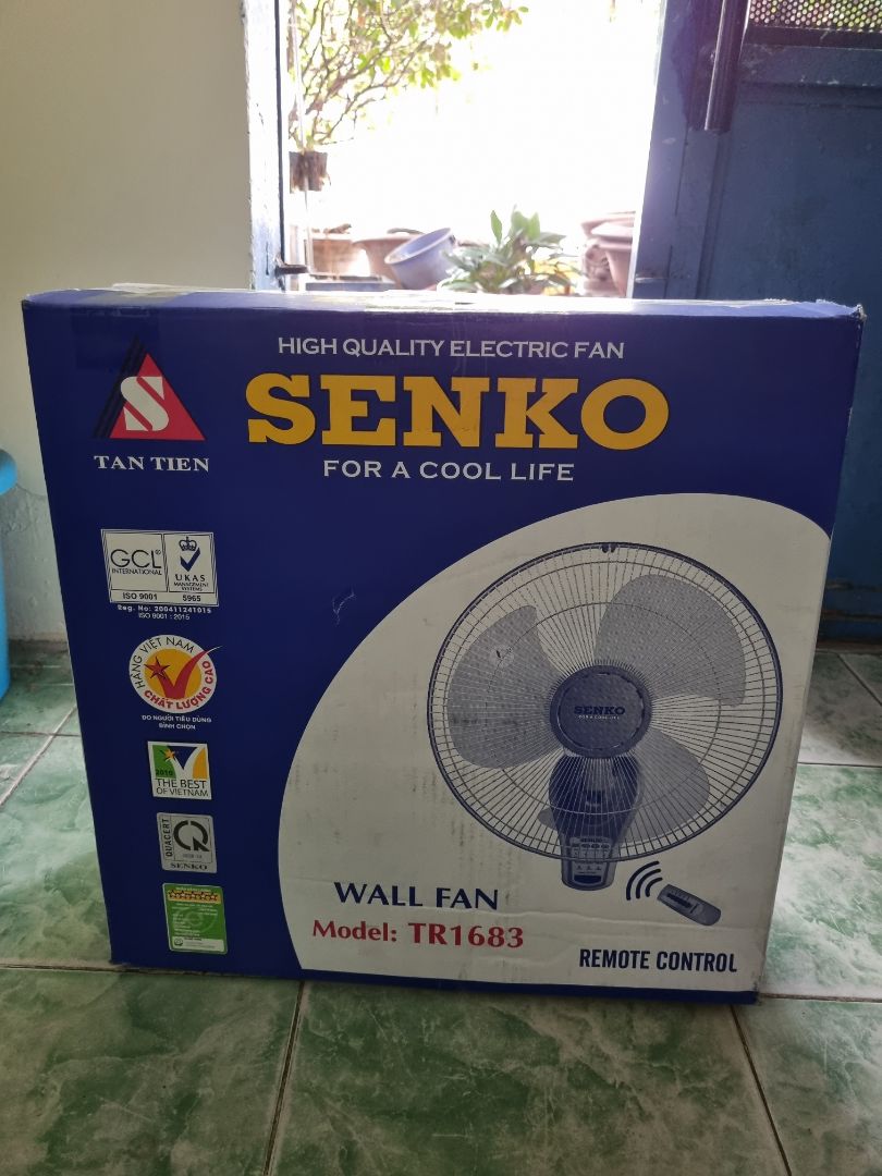 Giao hàng nhanh, hàng được đóng gói cẩn thận. Dễ lắp ráp và còn có thiệp viết bằng tay của người bán