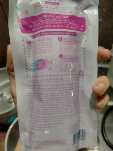 Mình chưa dùng dòng này của sunplay nên chưa nhận xét về công dụng đc, hihi chỉ mua vì thấy có dành cho da nhờn thui