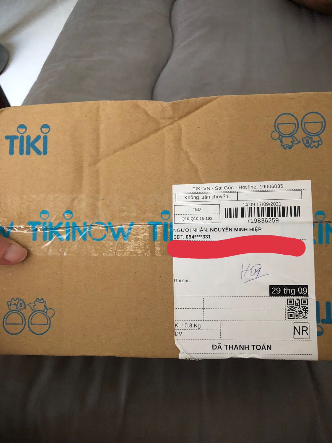 Đặt nhầm địa chỉ không cho huỷ đơn, vẫn ship và ship rất nhanh ngay ngày hôm sau (đặt 17/9, giao 18/9, trong khi dự kiến 29/9).  Liên lạc với shop và hỗ trợ tiki đều không được. Rất thất vọng.