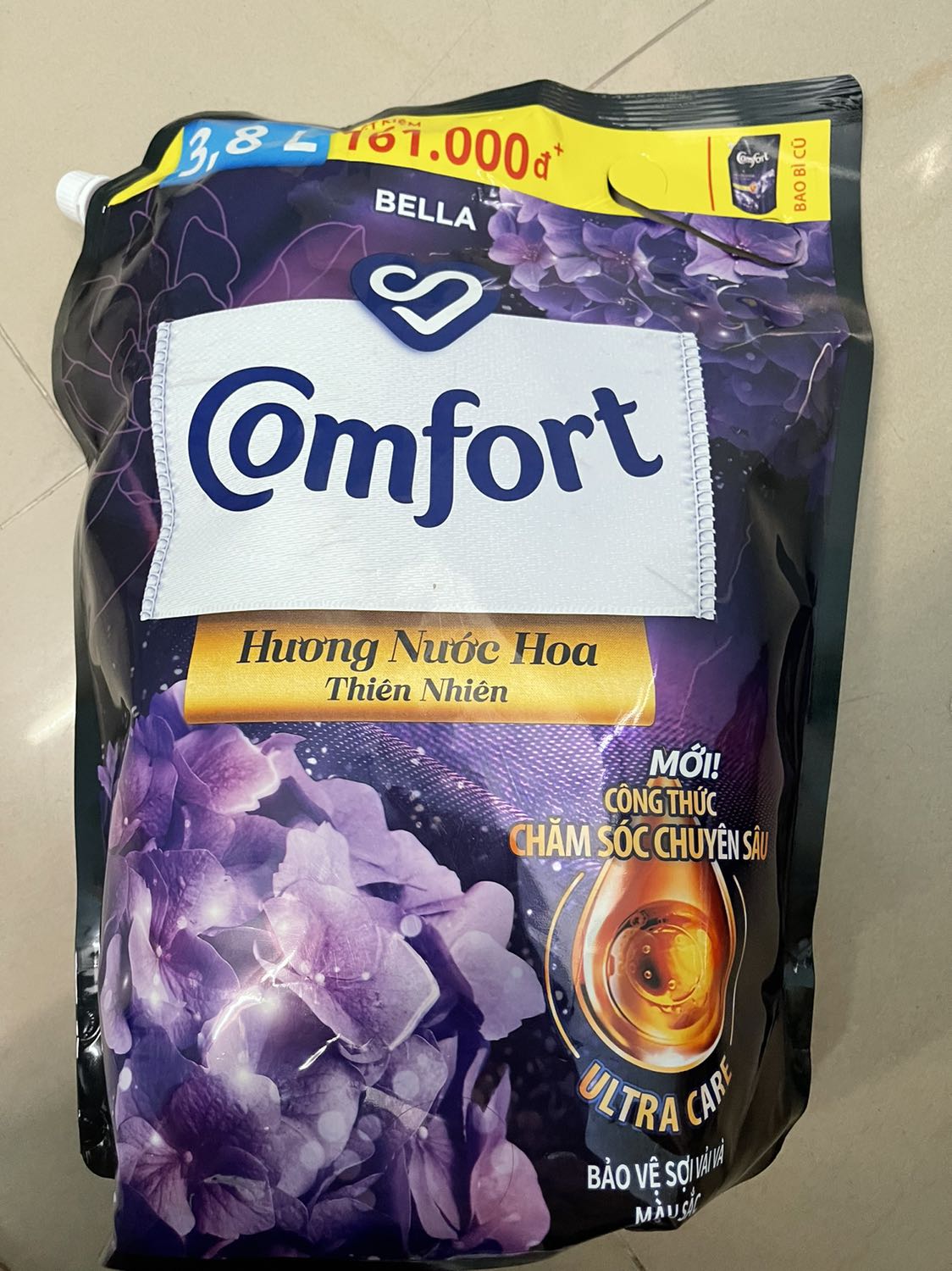 Tôi có mua nhằm hàng điểu không 🥹, comfo như nước lã, ngâm đồ 15p mà chả có miếng mùi nào luôn. Thật thất vọng