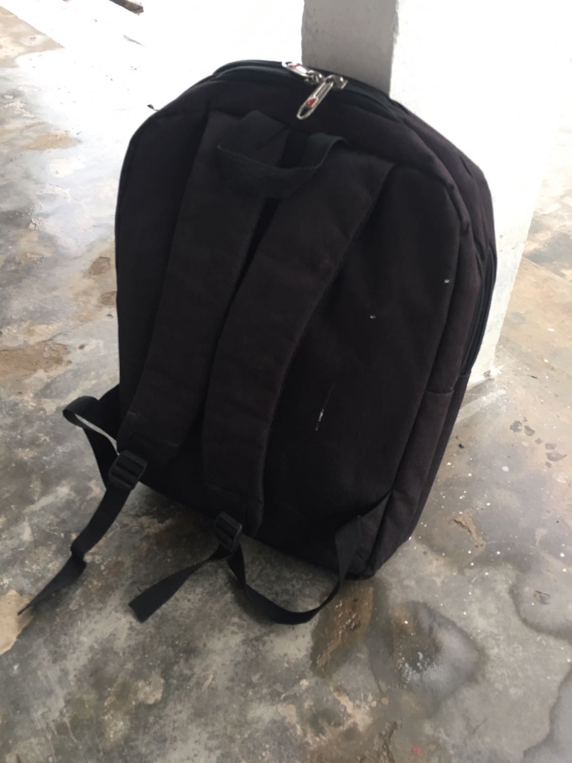 Nho gon ,sdung cung đang đong tiên ,laptop ,ipad ,vai bô đo van ok ,shop tren Tiki rat uy tin .minh se ung ho shop