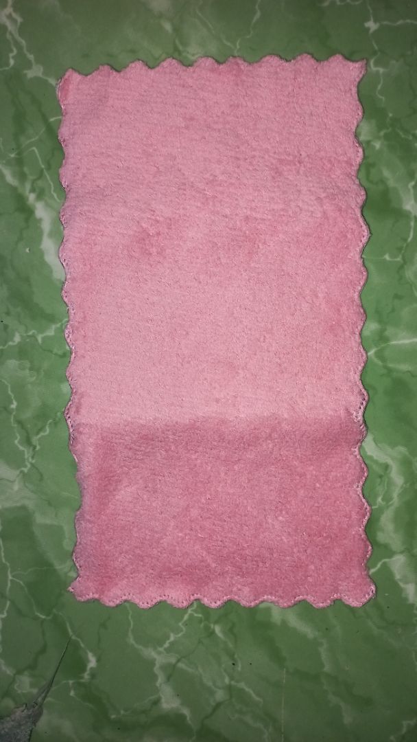 Khăn 2 mặt đúng như mẫu, giao hàng nhanh, dễ lau sạch vết bẩn và cũng dễ giặt sạch sau khi lau!