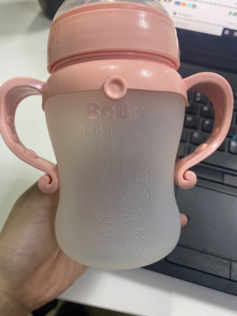 bình oke , thân núm mềm luôn , k thấy hôi nhựa , ổn nha