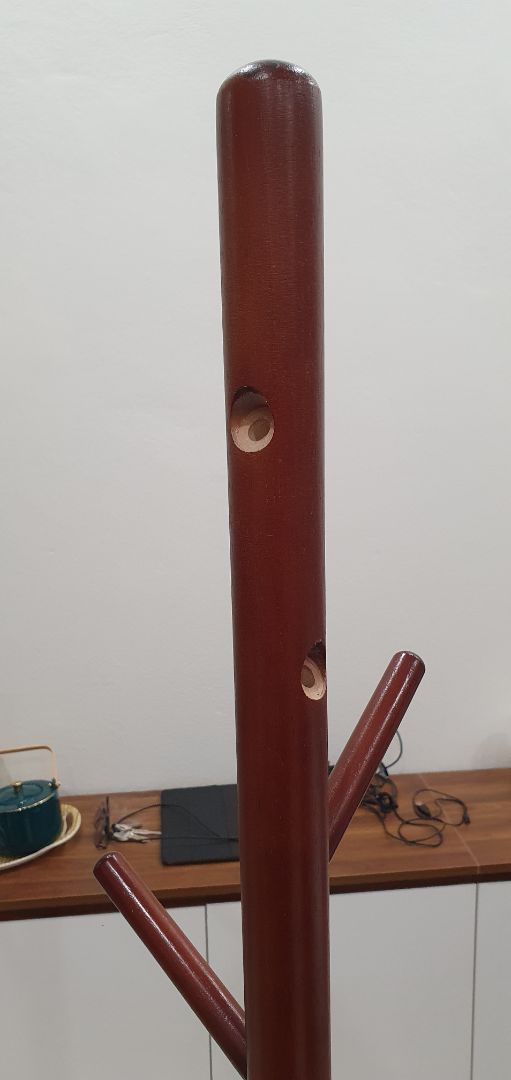 Sản phẩm có 2 nấc không có đường ray bên trong để gắn thanh móc vào, và khi mình liên lạc với shop thì không thấy trả lời. Khá thất vọng