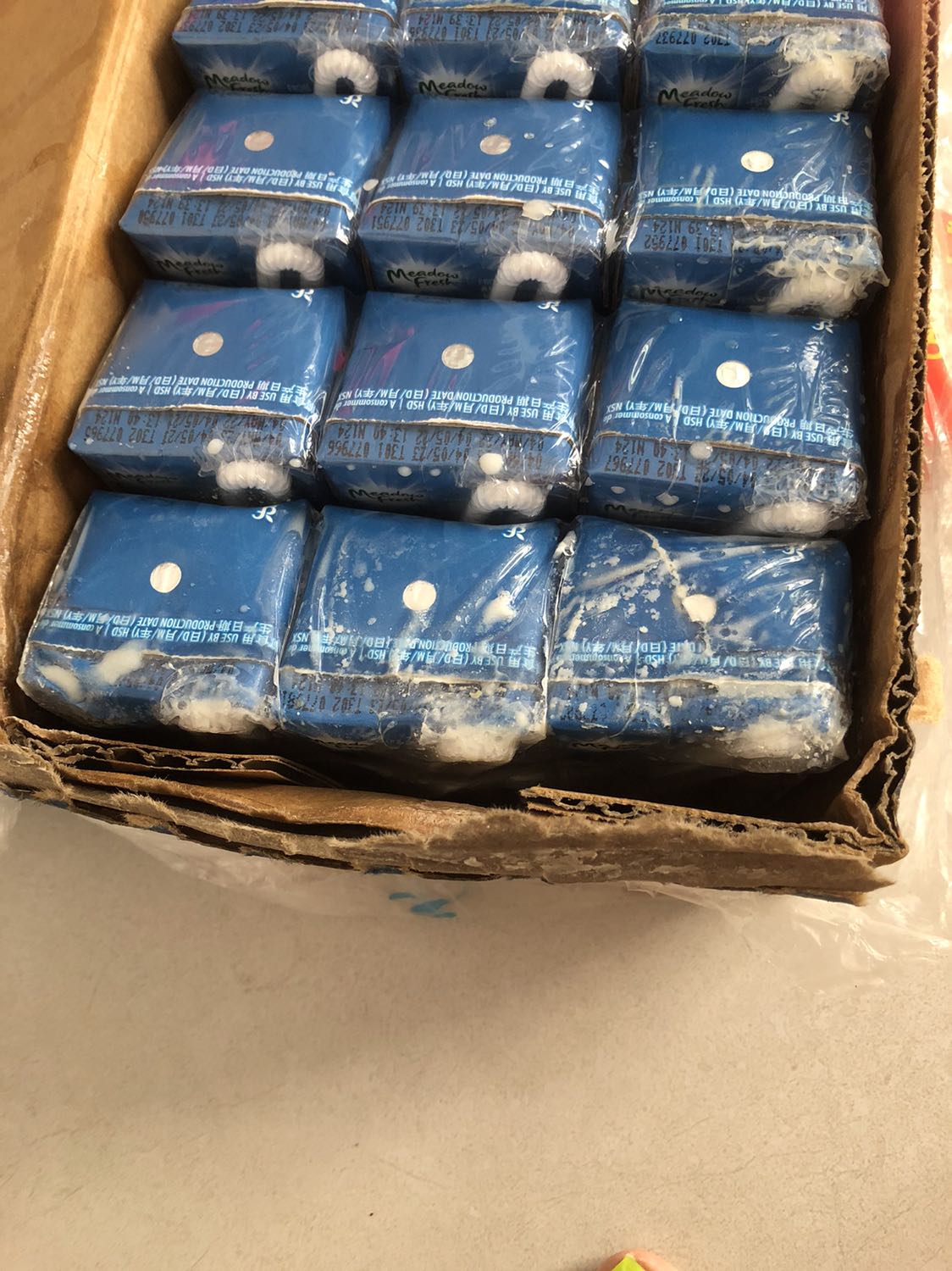 Vận chuyển bể tè le, đóg gói sơ sài, bể hộp đổ sữa ra ngoài hôi quá. Bình thường mua ***, nay thử qua 1 lần mà vận chuyển tệ quá