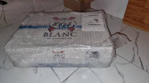 LƯU Ý TRƯỚC KHI MUA TẠI Carlsberg Official Store  :

Official Store mà treo đầu dê buôn thịt *** thế , Hình ảnh tặng kèm 4 ly và ghi dòng chữ rất nhỏ quà tặng có hạn . Đặt hàng thì nhận không tặng kèm 4 ly nhưng trước đó có chia sẻ cho người bạn đặt sau 2 ngày nhận được hàng có tặng 4 ly . Liên hệ thì bảo hết sản phẩm tặng khuyến mãi.

*** bia mua tại đây nhận được khá cũ dù đóng gói trong thùng 24 *** , trước tết đã mua 2 thùng tại cửa hàng chuyên bán bia 1 thùng có 4 lốc và mỗi lốc 1 ly tặng *** đẹp và mới