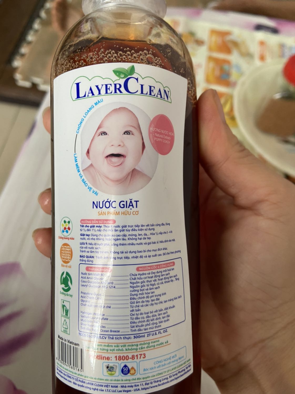 Loại này đã mua ở hội chợ dùng thử rồi 
Giờ mua xài tiếp 
Mắc hơn sun light 50% nhưng xài tốt không bị nhớt không hại da tay và khử mùi tốt 
Được tặng chai nước giặt đồ 300 ml