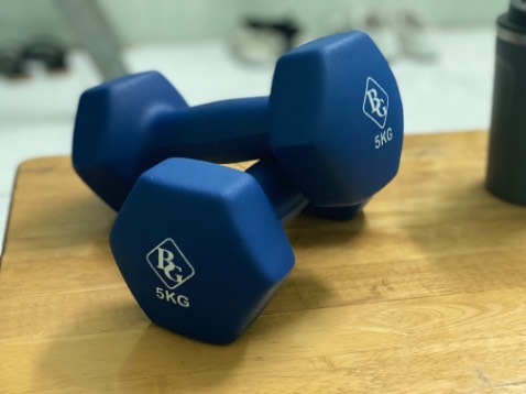 Sản phẩm đúng như hình. 
Shop đóng gói cẩn thận. Cao su của 1 tạ có 1 lỗ nhỏ. Tuy nhiên không ảnh hưởng đến chất lượng. Màu xanh sáng Sản phẩm đúng như hình. 
Shop đóng gói cẩn thận. Cao su của 1 tạ có 1 lỗ nhỏ. Tuy nhiên không ảnh hưởng đến chất lượng. Màu xanh sáng