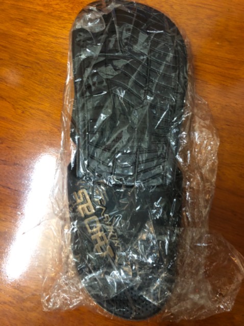 Êm chân, chất liệu bền, bám bề mặt