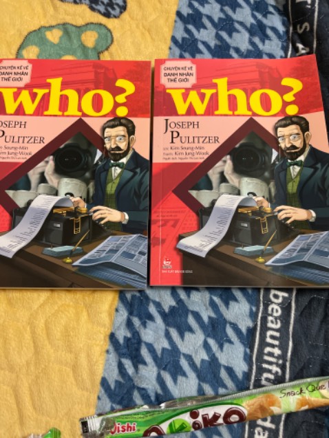 Shop ơi, mình không xem được đơn đã đặt nhưng hiện tại mình nhận được 2 cuốn giống nhau, là cuốn Joseph Pulitzer. Shop đổi giúp mình được không?