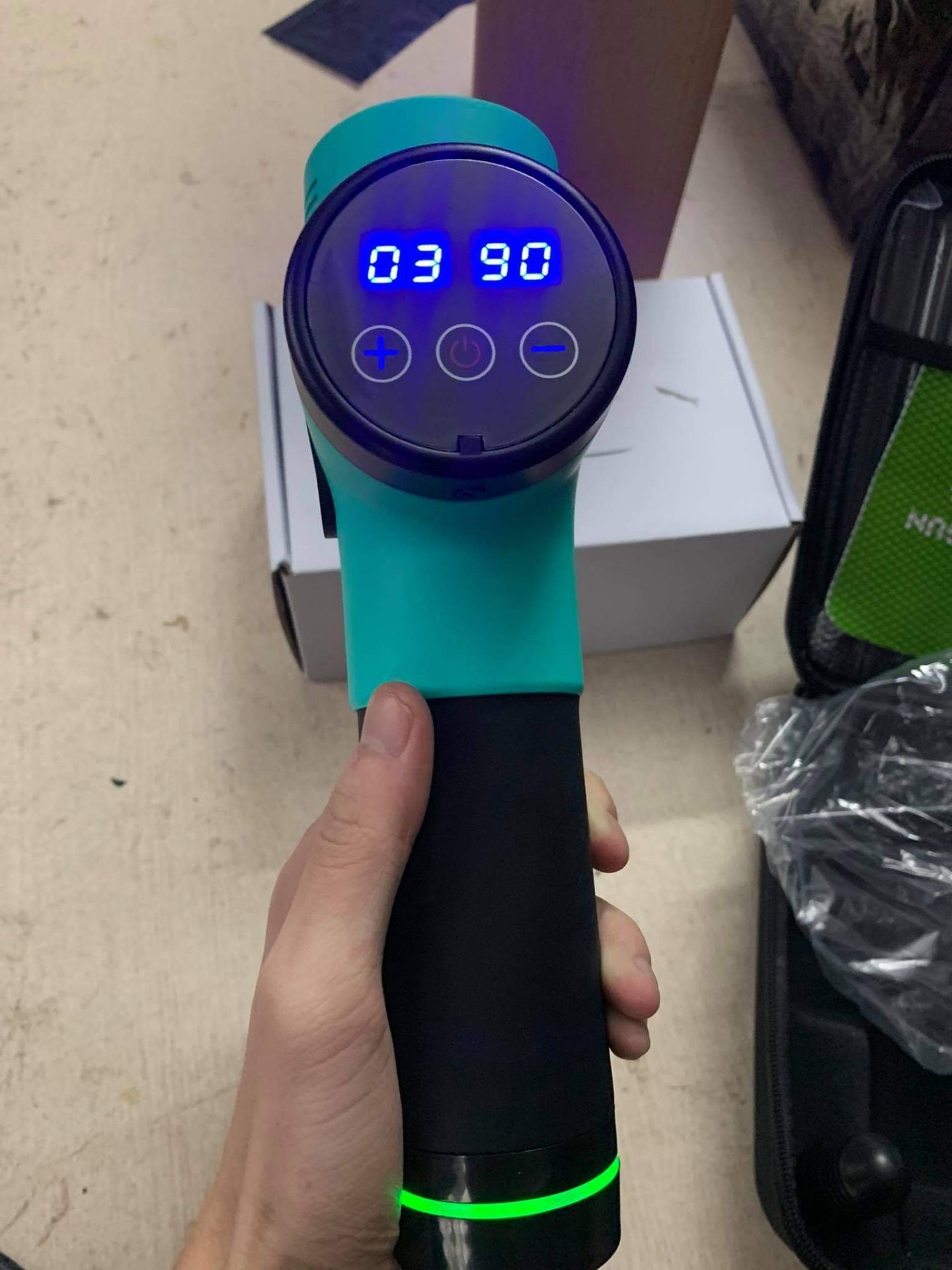 Súng dùng thích, phụ kiện đầy đủ có hdsd và mình thấy dễ dùng lắm Súng dùng thích, phụ kiện đầy đủ có hdsd và mình thấy dễ dùng lắm