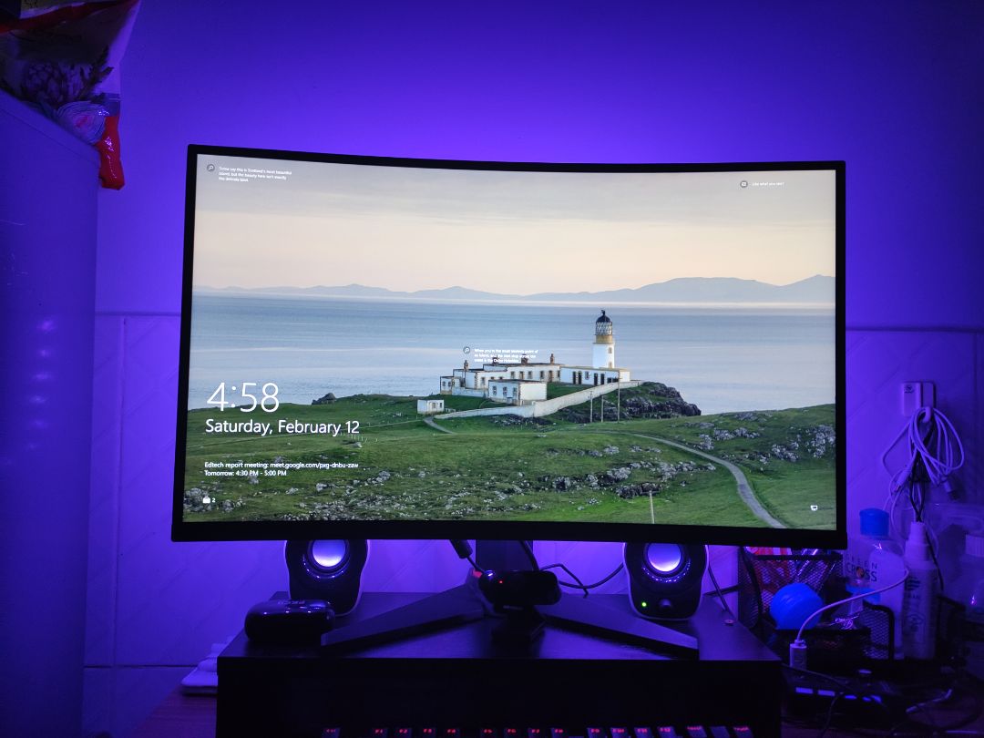 Khá đẹp. Có thể đổi đc nhiều tông màu, tuy nhiên thì nút tăng giảm độ sáng kh hoạt động đúng như mong đợi. Mặc dù vậy vẫn đánh giá 5 sao vì những tính năng hiện có là đủ đối với mình