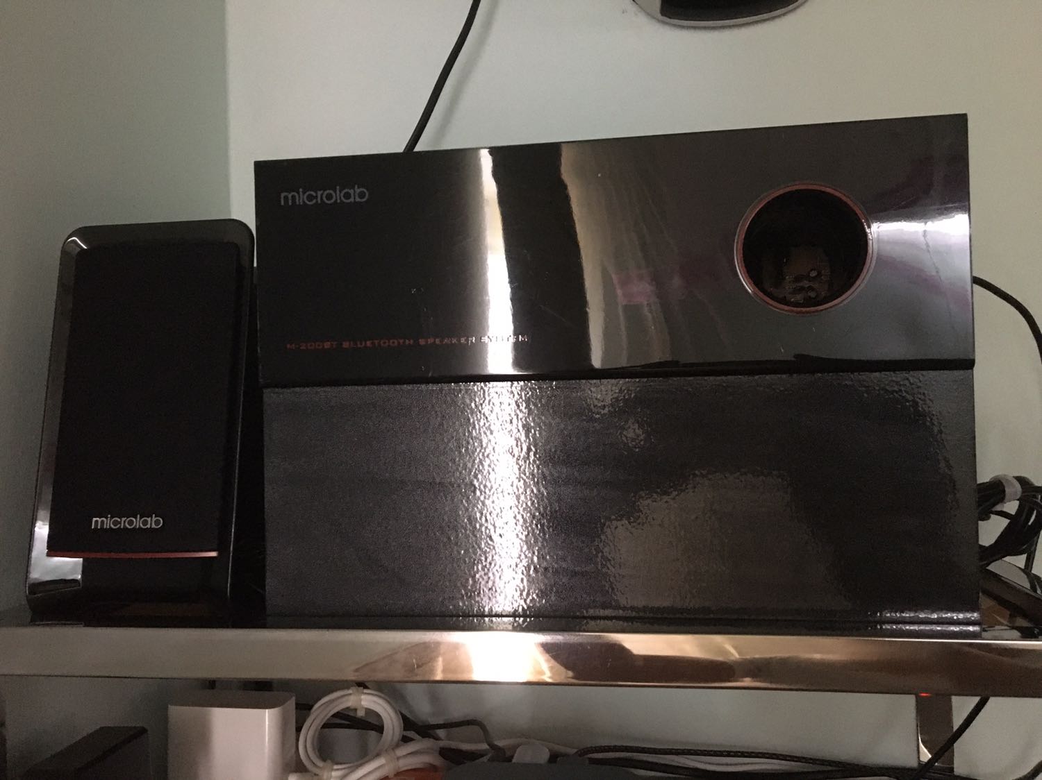 Sản phẩm tương đối ổn.kết nối bluetooth nghe hơi nhỏ,cắm jack 3.5 thì nghe to.