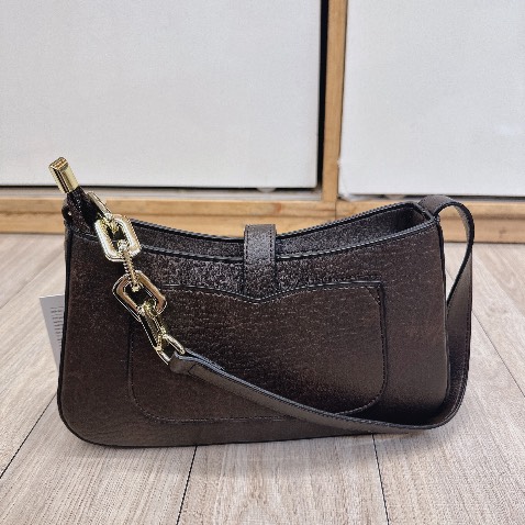 Hàng đẹp chất da ok form túi đẹp ko móp form giao hàng nhanh cực