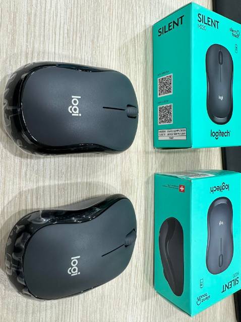 Mình mua 2 con chuột này, xài tạm ổn nhưng vài tháng thì nó lại hư (không hoạt động).
Mỗi lần hư mình thay pin và *** với các máy tính khác.

Mang đi bảo hành thì được đổi cái mới nhưng vài tháng sau lại hư tiếp.
Hôm nay ngày 13/03 hư lần thứ ba. 

Mất công tốn thời gian và tốn tiền đi lại quá.