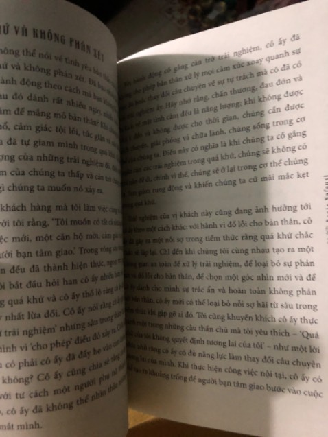Cẩm nang cho ng bắt đầu tìm hiểu về manifest nhé, mình tìm hiểu manifest 2 năm r nhưng vẫn mua về đọc thử xem sao, nội dung theo mình thấy đc làm rõ trong sách cách mnf :)) bạn nào muốn tìm hiểu thì có thể mua. đóng gói kỹ càng, không bị gì, giao nhanh
