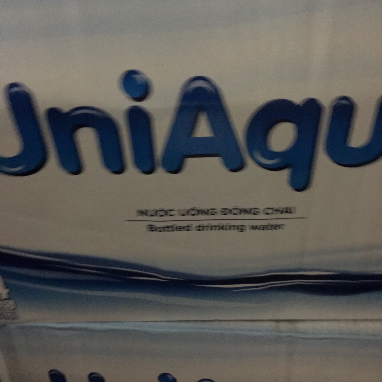 Mình mua vài thùng để đi xe nước này chất lượng tốt lắm ạ