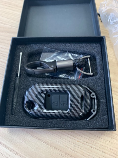 Hi shop, mình nhận được sản phẩm ốp chìa khoá theo đơn số 360830781 rồi nhưng đang không đúng theo mẫu như hình nên không lắp được, nhờ shop gửi lại giúp mình. Mình cảm ơn.