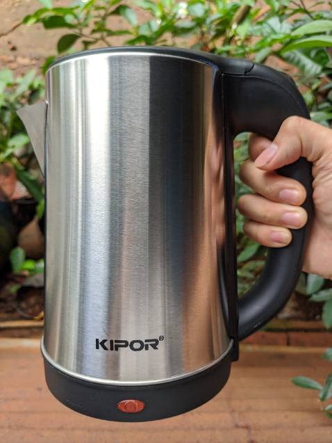 Shop đóng gói rất kĩ 2 lớp chống sốc khí lên nhận không ấm nào bị móp cả, ấm inox 304 chuẩn nhưng khá là mỏng đế cũng khá èo ợt. Mua giá sale 99k ấm lên chấp nhận được nắp ấm được bọc inox lên được cộng điểm