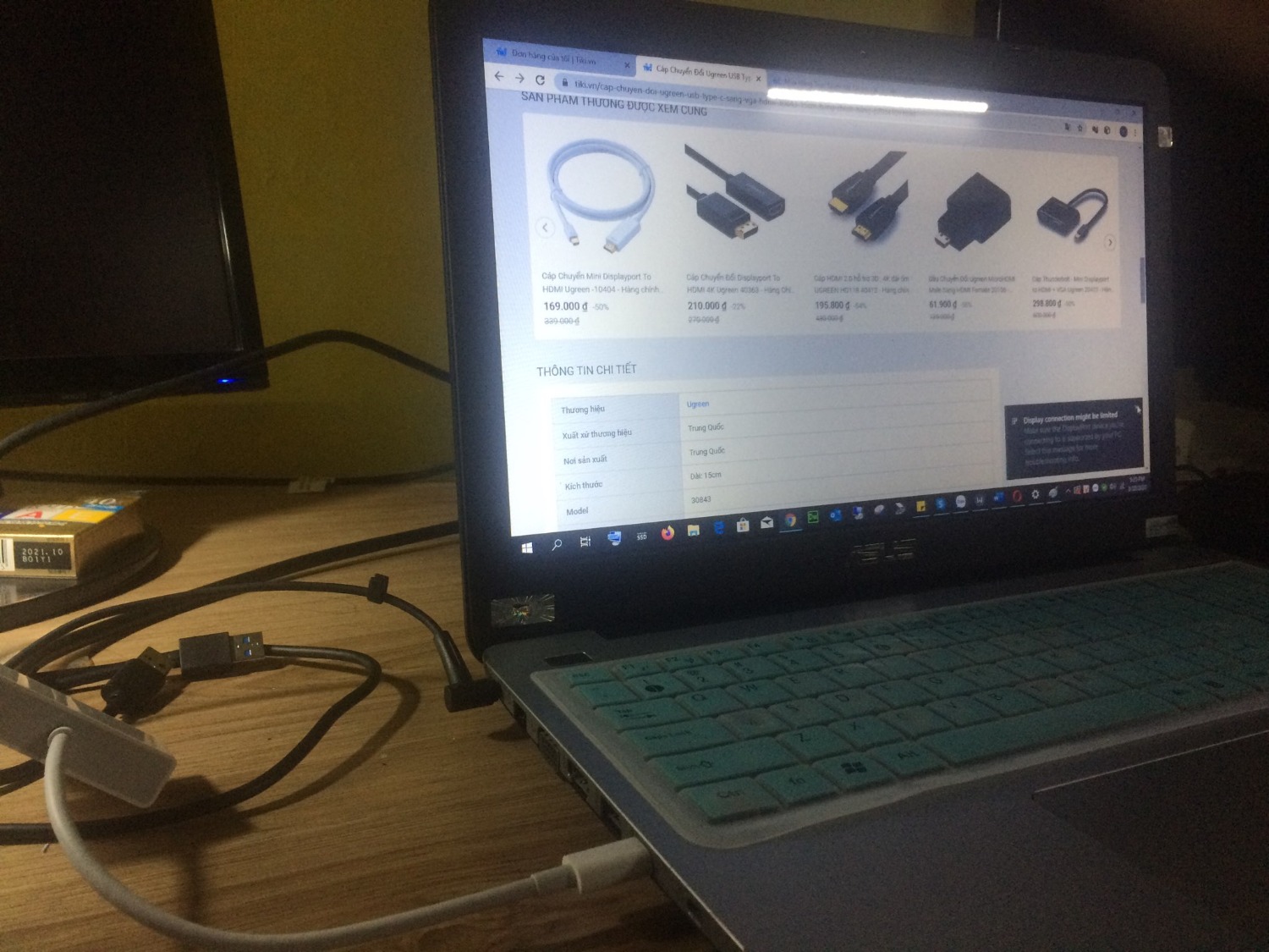 Trải nghiệm mua sắm của tôi lần này rất tệ

với mô tả của Tiki đầu chuyển USB Type C ra HDMI, VGA đúng với nhu cầu của tôi, tôi đã yên tâm mua sản phẩm để sử dụng. Sau khi mua về cắm vào laptop của tôi có cổng USB type C không sử dụng được xuất ra chỉ mà hình đen, có thông báo trên window là không hỗ trợ. Tôi đã liên hệ liền với Tiki để nhờ đổi hàng. Nhưng Tiki không hỗ trợ. Không cho đổi hàng mà nói là cổng USB type C của tôi không hỗ trợ xuất hình.

Tôi góp ý với Tiki phải mô tả sản phẩm rõ ràng chi tiết để người mua có thể chọn được sản phẩm phù hợp với mình và phải có trách nhiệm với phần mô tả của mình và ghi rõ nếu chọn về không sử dụng được sẽ không chịu trách nhiệm đổi trả.

Về phía người dùng, các bạn chú ý hơn phải kiểm tra xác mình xem sản phẩm có tương thích với thiết bị của mình không để tránh trường hợp đáng tiếc như tôi.