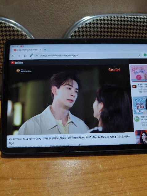 Động cơ mạnh vừa phải, pin được khoảng tầm 2,5 tiếng, chạy êm ái