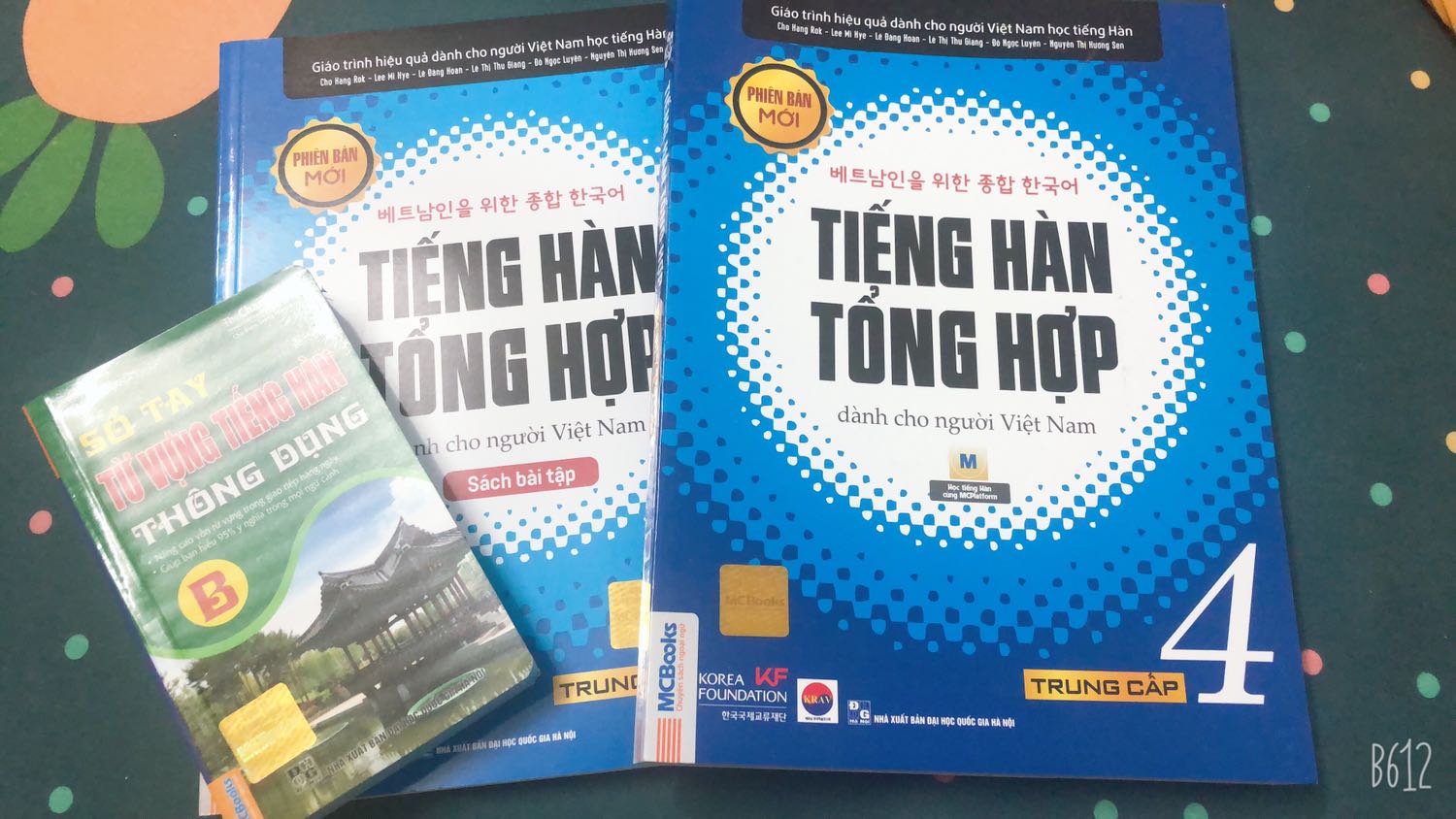 Mua sách tiki khỏi phải nói rồi, hàng đóng gói siêu đẹp với cẩn thận, chưa thấy ở sàn nào đóng gói đẹp như ở tiki, giao hàng cũng nhanh, sách nhận được siêu ưng
