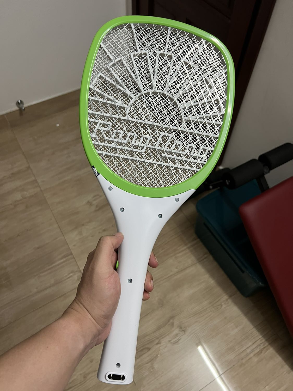 Sản phẩm không có gì để đánh giá thêm, tiếng vợt trúng muỗi nghe nó đã gì đâu á kkk