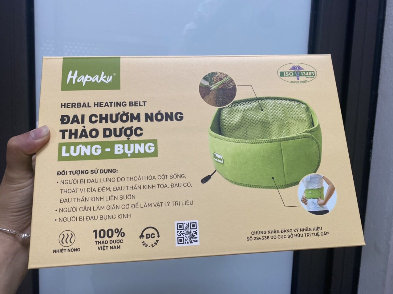 Mùi thảo dược rất thơm, mở ra là thơm khắp phòng. Chườm nóng có thể điều chỉnh được nhiệt độ, cảm giác rất thư giãn. Túm lại là rất phê nha