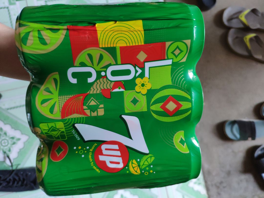 Giao hàng rất nhanh, date từ lúc mình nhận là còn được tầm 11 tháng. Ly tặng rất đẹp nhưng không dày lắm. Hàng chuẩn Giao hàng rất nhanh, date từ lúc mình nhận là còn được tầm 11 tháng. Ly tặng rất đẹp nhưng không dày lắm. Hàng chuẩn