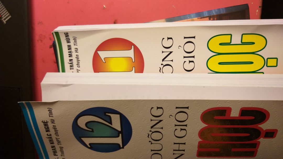 Sách cũng hay nhưng do bên bán ko đóng gói kỹ nên bị gấp ở góc sách