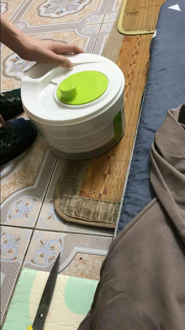 Sản phẩm giống như hình ảnh minh họa, sử dụng rất tốt, là cứu tinh cho những người ko biết vẩy rau giống mình