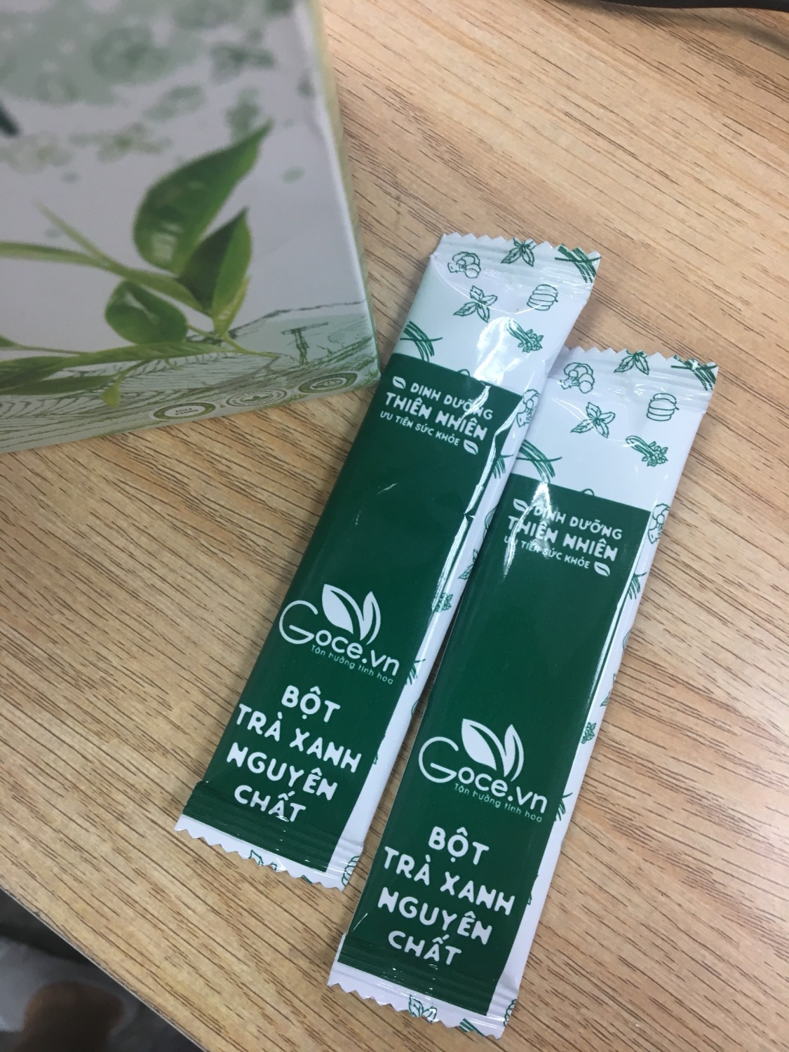 Sản phẩm ngon hơn khi thêm sữa, sản phẩm nguyên chất không đường nên mình tùy thích thêm đường hoặc sữa theo sữa thích của mình nên rất tiện dụng. Mỗi lần mình uống phải 2 gói mới đã. Đóng gói kỹ càng, giao hàng nhanh.