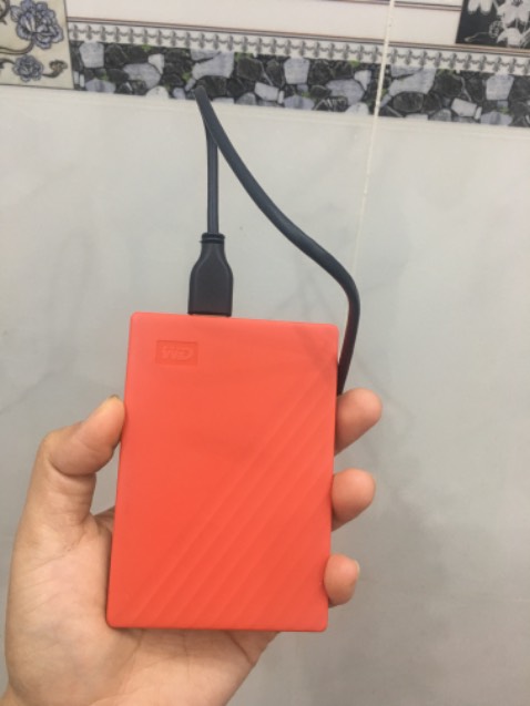 Ổ cứng nhỏ gọn, cầm chắc tay, đường truyền ổn, chép dữ liệu chạy nhanh. Có tặng kèm bao da đựng chắc chắn an toàn. Nâng niu lắm thích lắm luôn í