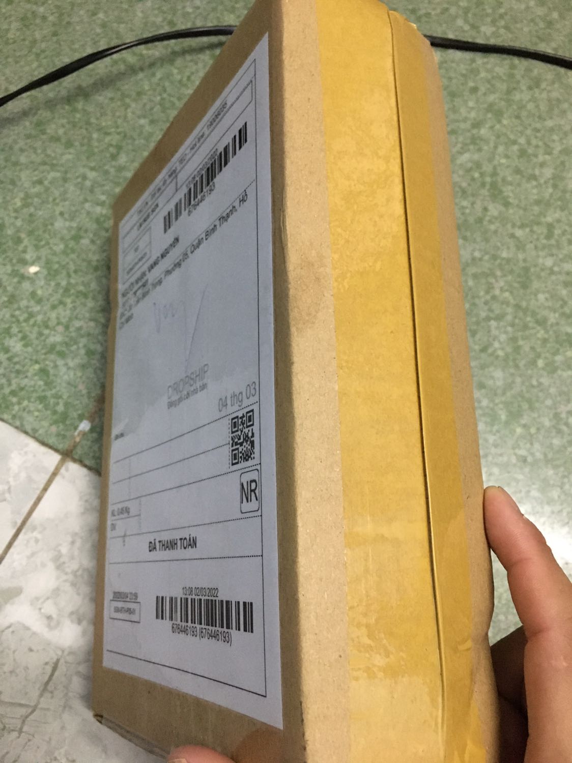 Shop giao hàng nhanh, bọc sách kỹ lưỡng 3 lớp, nhận được sách rất mới, rất thích... Thanks shop, sẽ tiếp tục ủng hộ Shop.