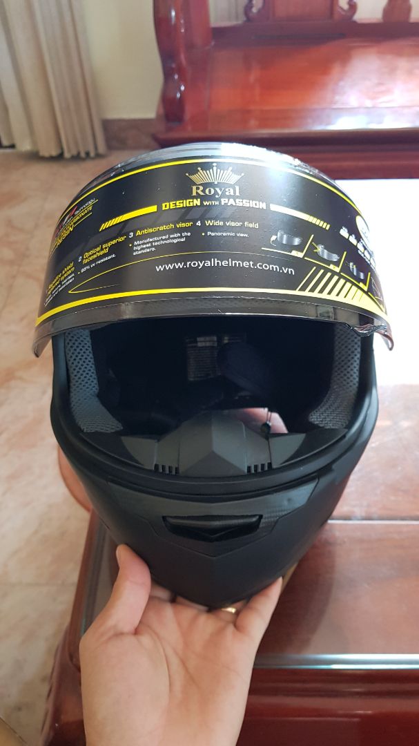 hàng được tiki đóng gói cẩn thận. giao hàng nhanh chóng. sản phẩm phù hợp với mong đợi của mình. thiết kế sản phẩm thông minh, nhiều lỗ thông gió ( 2 trên đỉnh đầu và 2 sau gáy. đặc biệt 2 lỗ trên đỉnh được thiết kế khe mở nhỏ hút gió khi di chuyển rất thông minh) sản phẩm đem lại cảm giác an toàn chất lượng tốt. các tấm lót bên trong êm ái, dễ chịu khi sử dụng. hoàn toàn phù hợp với mong đợi của mình.